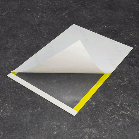 legatoria Cornice autoadesiva magnetica, GIALLO, A5 AUTOADESIVA mediante nastro biadesivo in schiuma di PE, largo: 15mm, spessore: 1mm. Il foglio protettivo trasparente antiriflesso  adeso con nastro magnetico di larghezza 7 mm. Per fogli di dimensione A5(148x210mm). Dimensioni esterne: 168x230mm. Area visibile: 138x200mm. Altezza profilo: 25mm..