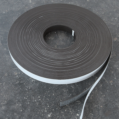 legatoria NastroMagneticoAutoadesivo, Anisotropo, altezza25mm spessore: 1.5mm, autoadesivo permanente(3M tape), magnetizzazione anisotropica.