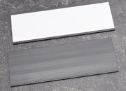 legatoria Porta etichette magnetico 50x150mm Altezza 50mm, lunghezza 150mm, spessore materiale 1mm, spessore totale 3mm. Il porta etichette include etichetta in carta e una pellicola protettiva trasparente. Magnete isotropo LEG3933