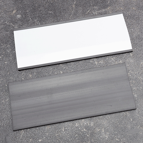 legatoria Porta etichette magnetico 60x150mm Altezza 60mm, lunghezza 150mm, spessore 1mm. Il porta etichette include letichetta in carta e una pellicola protettiva trasparente. Magnete isotropo.