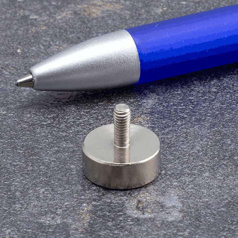 legatoria Magnete con vite, 13mm NICHELATO, in metallo, con magnete al neodimio N42. Diametro: 12mm, altezza: 12mm (forza di attrazione:3500g).