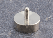 legatoria Magnete con vite, 20mm NICHELATO, in metallo, con magnete al neodimio N42. Diametro: 20mm, altezza: 15.5mm (forza di attrazione:12kg) LEG3984