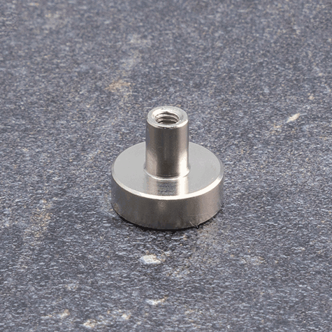 legatoria Magnete con alloggio vite, 13mm NICHELATO, magnete al neodimio N38  (forza di attrazione: 5 kg). ASTA ALLOGGIO VITE: diametro esterno 5mm, altezza esterna 7mm, filettatura 3MA, profondit filettatura 4,5mm. BASE diametro 13mm, altezza base+asta filettata: 11,5mm.