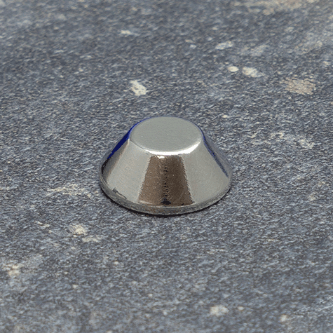 legatoria Calamita conica, diametro 15x8mm Calamita conica, superficie inferiore diametro 15mm, superiore di 8mm; altezza 6mm (forza di attrazione: 3100gr).