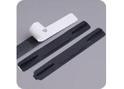 legatoria Fastener autoadesivo in 3 parti, 150x20mm NERO, assemblato. Base 150x20mm in PVC rigido da 300 micron. Linguella 148x5mm verniciato. Pressino 100x12mm in PVC rigido da 300 micron. Prodotto originale tedesco. MADE IN GERMANY leg3