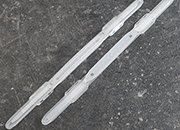 legatoria Fastener polietilene/polipropilene rivettabile, 350fogli TRASPARENTE. Fastener per raccogliere fogli di carta bucati ad interasse 80mm. Dotati di fermo scorrevole. Contengono fino a 350 fogli. La base ha 2 fori per la possibile rivettatura. Lunghezza totale 205mm..