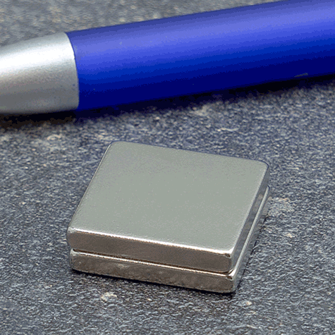 legatoria Calamita quadrata. 20x20x3mm Calamita quadrata  in neodimio, grado magnetico N45 (forza di attrazione: 4200g).