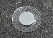 legatoria Calamita da cucire. Diametro18mm, TONDA Magnete diametro 18mm, altezza 2 mm, calamita con grado magnetico N35 (forza di attrazione:1,8kg). Ideale per il cucito,  avvolta in una tasca plastica ROTONDA diametro 28 mm. LEG4020