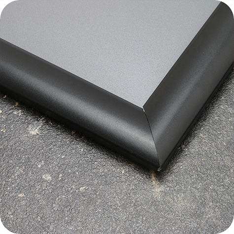 legatoria Cornice alluminio. scatto. A4 NERA ANGOLI A SPIGOLO. Per fogli di dimensione A4(210x297mm). Dimensioni esterne: 240x330mm. Area visibile: 190x280mm. Altezza profilo: 25mm. La cornice � dotata di foglio protettivo in PVC trasparente antiriflesso.