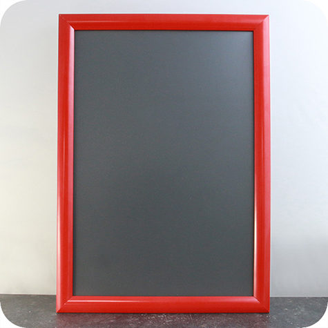 legatoria Cornice alluminio. scatto. A3 ROSSA ROSSA, ANGOLI SQUADRATI. Per fogli di dimensione A3(297x420mm). Dimensioni esterne: 330x450mm. Area visibile: 278x400mm. Altezza profilo: 25mm. La cornice � dotata di foglio protettivo in PVC trasparente antiriflesso.
