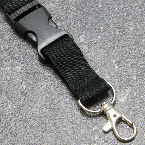 legatoria Cordoncino daCollo, portabadge estraibile, NERO con moschettone, fibbia in plastica e chiusura di sicurezza, cordoncino largo 20mm, lunghezza aperto 800mm.