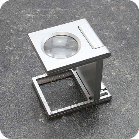 legatoria Lente ingrandimento 27mm, 5 ingrandimenti In plastica, priva di distorsioni, ingrandisce 5 volte l oggetto, lente in acrilico asferico con diametro di 27 mm, con scala di misurazione.