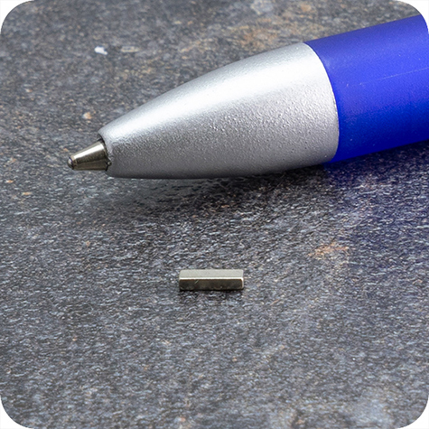 legatoria Calamita rettangolare. 5x1.5x1mm Calamita rettangolare in neodimio, grado magnetico N45 (forza di attrazione: 140g).