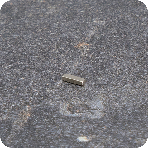 legatoria Calamita rettangolare. 5x1.5x1mm Calamita rettangolare in neodimio, grado magnetico N45 (forza di attrazione: 140g).