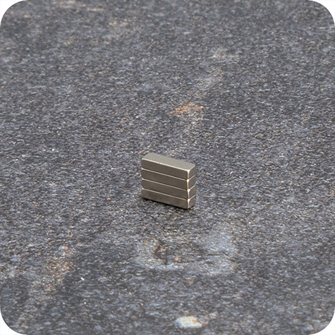 legatoria Calamita rettangolare. 5x1.5x1mm Calamita rettangolare in neodimio, grado magnetico N45 (forza di attrazione: 140g).