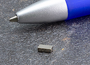 legatoria Calamita rettangolare. 5x2x1mm Calamita rettangolare in neodimio, grado magnetico 44H (forza di attrazione: 350g) LEG4141