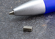 legatoria Calamita rettangolare. 5x2x2mm Calamita rettangolare in neodimio, grado magnetico 44H (forza di attrazione: 450g) LEG4142