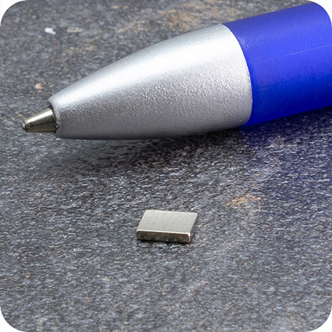 legatoria Calamita rettangolare. 5x4x1mm Calamita rettangolare in neodimio, grado magnetico N50 (forza di attrazione: 350g).