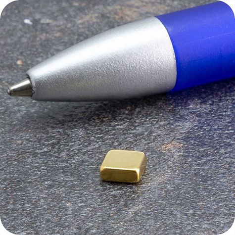 legatoria Calamita rettangolare. 5x5x2mm ORO. Calamita rettangolare in neodimio, grado magnetico N45 (forza di attrazione: 650g).