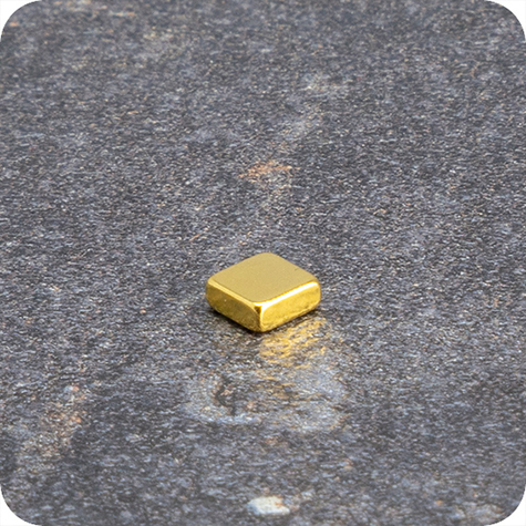 legatoria Calamita rettangolare. 5x5x2mm ORO. Calamita rettangolare in neodimio, grado magnetico N45 (forza di attrazione: 650g).