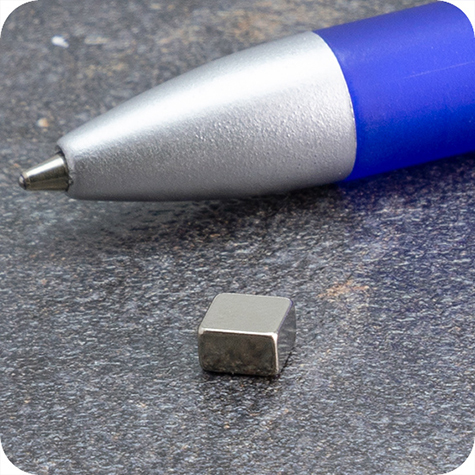 legatoria Calamita rettangolare. 5x5x3mm Calamita rettangolare in neodimio, grado magnetico N52 (forza di attrazione: 1000g).