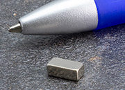 legatoria Calamita rettangolare. 8x4x3mm Calamita rettangolare in neodimio, grado magnetico N45 (forza di attrazione: 900g) LEG4149