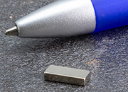 legatoria Calamita rettangolare. 10x4x2mm Calamita rettangolare in neodimio, grado magnetico N50 (forza di attrazione: 1100g) LEG4151