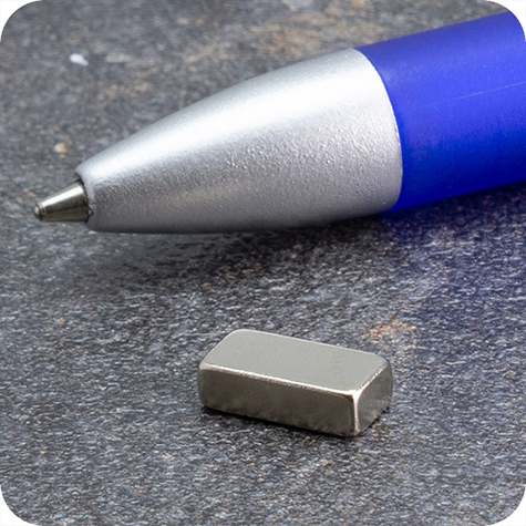 legatoria Calamita rettangolare. 10x5x3mm Calamita rettangolare in neodimio, grado magnetico N45 (forza di attrazione 1500g).