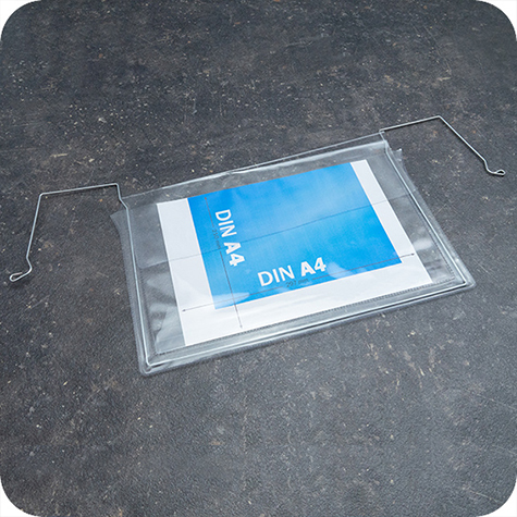 legatoria Busta rinforzata. A4 lato lungo TRASPARENTE, retro con nastro magnetico 30x245mm. Con rinforzi metallici, con pattella di chiusura. Aperta sul lato lungo, in PVC flessibile 140 micron, per inserire fogli formato A4 (210x297cm).