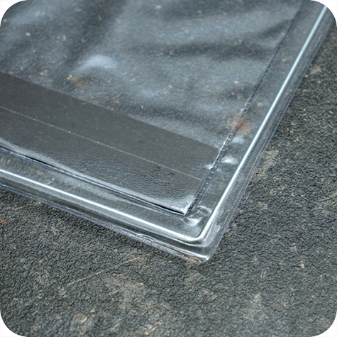 legatoria Busta rinforzata. A4 lato lungo TRASPARENTE, retro con nastro magnetico 30x245mm. Con rinforzi metallici, con pattella di chiusura. Aperta sul lato lungo, in PVC flessibile 140 micron, per inserire fogli formato A4 (210x297cm).