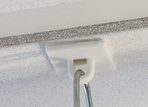 legatoria Basetta autoadesiva con occhiello, 20mm TRASPARENTE, in plastica, sezione rotonda, base autoadesiva removibile .