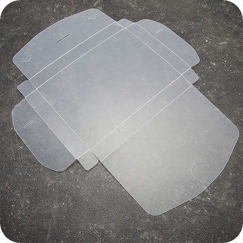 legatoria Scatola portadocumenti A5 TRASPARENTE opaco, in pesante polipropilene da 800 micron, aperta sul lato lungo, formato A5 (160x220x27mm). Con patella di chiusura .