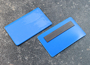 legatoria Busta con magneti, 100x55mm BLU. Dimensione busta 100x55mm. Dimensione massima foglio 92x50mm. Con strip magnetico 80x15mm. Apertura sul lato lungo. Foglio superiore In PVC morbido da 180micron. Foglio inferiore in PVC rigido da 300micron LEG4178