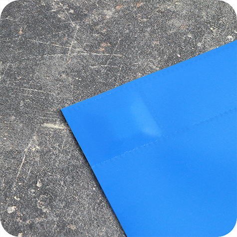 legatoria Busta con magneti, 222x189mm BLU. Dimensione busta 222x189mm con PATTELLA 25mm. Dimensione massima foglio 210x148mm. 2 magneti al neodimio incapsulati a caldo all'interno del bordo sospeso, N35, 16 x 12,5 x 2,5 mm, con aletta 23 mm e foro rotondo da 7 mm. Apertura sul lato lungo. Foglio superiore In PVC morbido da 180micron. Foglio inferiore in PVC rigido da 300micron.