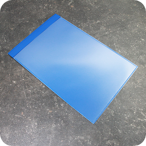 legatoria Busta con magneti, 340x223mm BLU. Dimensione busta 340x223mm con PATTELLA 25mm. Dimensione massima foglio 297x210mm. Con strip magnetico 205x20mm. Apertura sul lato corto. Foglio superiore In PVC morbido da 180micron. Foglio inferiore in PVC rigido da 300micron.