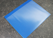 legatoria Busta con magneti, 310x254mm BLU. Dimensione busta 310x254mm.m Con PATTELLA 25mm. Dimensione massima foglio 297x210mm. Con strip magnetico 290x20. Apertura sul lato lungo. Foglio superiore In PVC morbido da 180micron. Foglio inferiore in PVC rigido da 300micron LEG4197