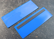 legatoria Busta con magneti, 220x75mm BLU. Dimensione busta 220x75mm. Dimensione massima foglio 213x73mm. Con strip magnetico 200x15mm. Apertura sul lato lungo. Foglio superiore In PVC morbido da 180micron. Foglio inferiore in PVC rigido da 300micron LEG4201