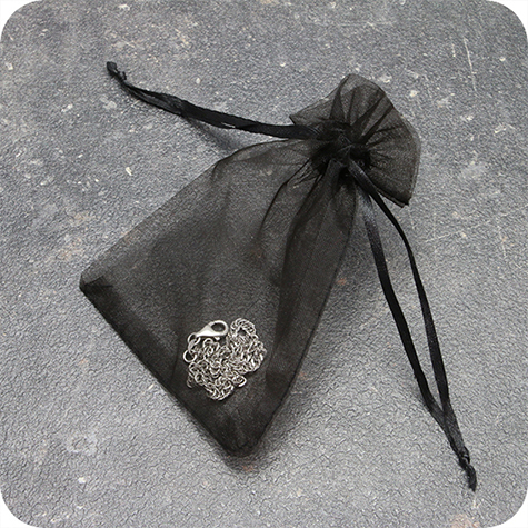 legatoria Sacchetti da regalo, organza, 75x100mm NERO, Sacchetto in organza, da regalo, 75x100mm, adatto per confezionare prodotti promozionali, bigiotteria, cosmetici, accessori..