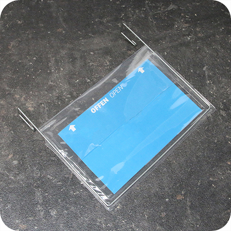 legatoria Busta rinforzata. 187x115 lato lungo TRASPARENTE, con rinforzi metallici 24mm, con pattella di chiusura, aperta sul lato lungo, in PVC flessibile 140 micron, per inserire fogli formato A6.