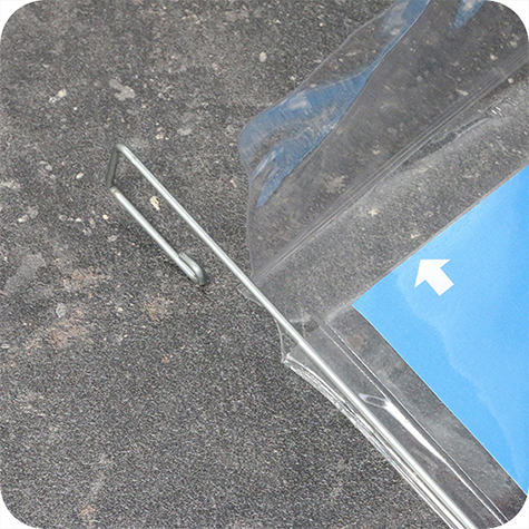 legatoria Busta rinforzata. 187x115 lato lungo TRASPARENTE, con rinforzi metallici 24mm, con pattella di chiusura, aperta sul lato lungo, in PVC flessibile 140 micron, per inserire fogli formato A6.