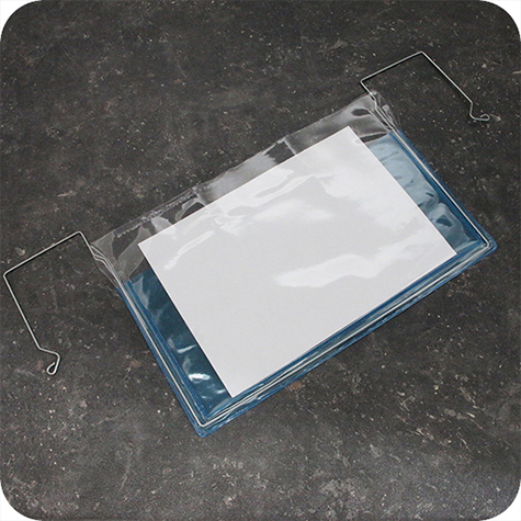 legatoria Busta rinforzata. A5 lato lungo BLU TRASPARENTE, con rinforzi metallici, senza pattella di chiusura, aperta sul lato corto, in PVC flessibile 140 micron, per inserire fogli formato A5 (148x210cm).