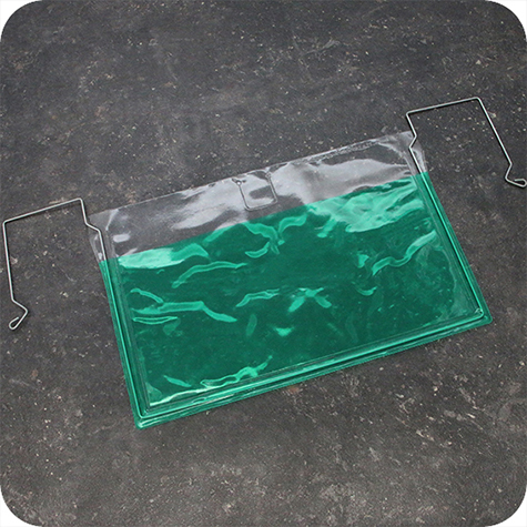 legatoria Busta rinforzata. A5 lato lungo VERDE TRASPARENTE, con rinforzi metallici, senza pattella di chiusura, aperta sul lato corto, in PVC flessibile 140 micron, per inserire fogli formato A5 (148x210cm).