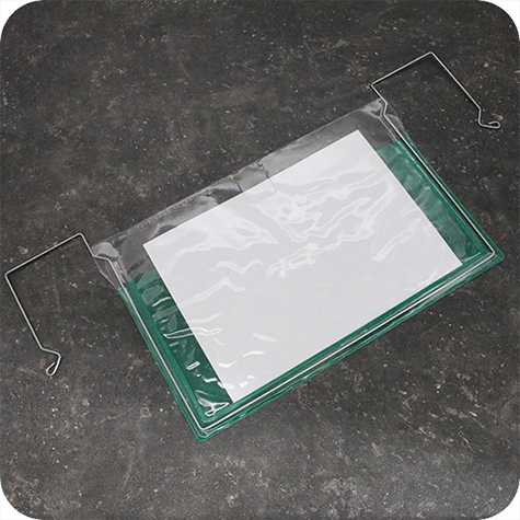 legatoria Busta rinforzata. A5 lato lungo VERDE TRASPARENTE, con rinforzi metallici, senza pattella di chiusura, aperta sul lato corto, in PVC flessibile 140 micron, per inserire fogli formato A5 (148x210cm).