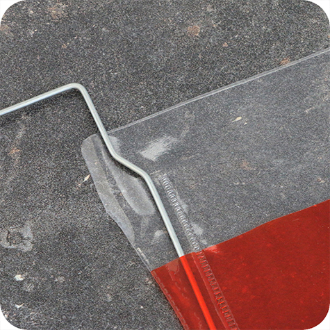 legatoria Busta rinforzata. A5 lato lungo ROSSO TRASPARENTE, con rinforzi metallici, senza pattella di chiusura, aperta sul lato corto, in PVC flessibile 140 micron, per inserire fogli formato A5 (148x210cm).