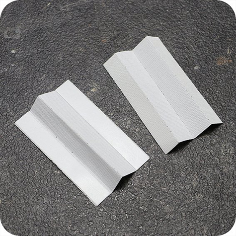 legatoria Soffietto autoadesivo interno prepiegato 60x20mm  Materiale telato. Perfette per una facile produzione di cartelline e buste con capienza variabile. La parte adesiva si applica sulla superficie interna della cartellina.