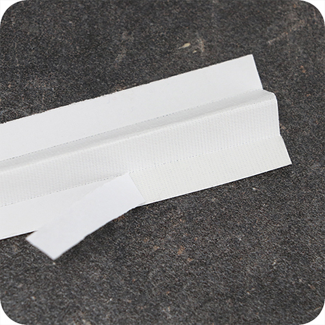 legatoria Soffietto autoadesivo interno prepiegato 60x20mm  Materiale telato. Perfette per una facile produzione di cartelline e buste con capienza variabile. La parte adesiva si applica sulla superficie interna della cartellina.