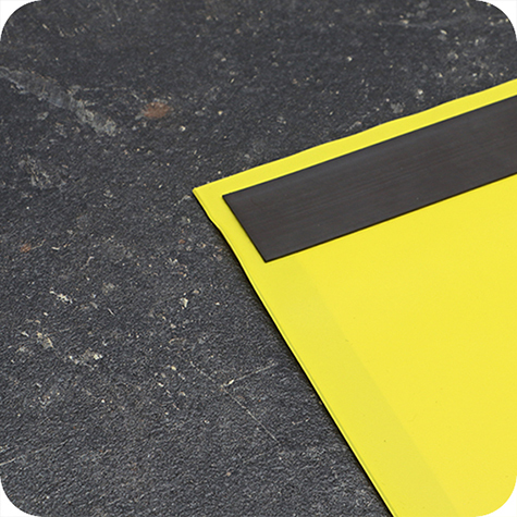 legatoria Busta magnetica, A4. Aperta sul lato lungo GIALLA. 315x217-234mm. Con striscia magnetica posteriore 300x30mm. Lato superiore In PVC trasparente morbido da 200 micron. Lato inferiore in PVC verdeda 300 micron.