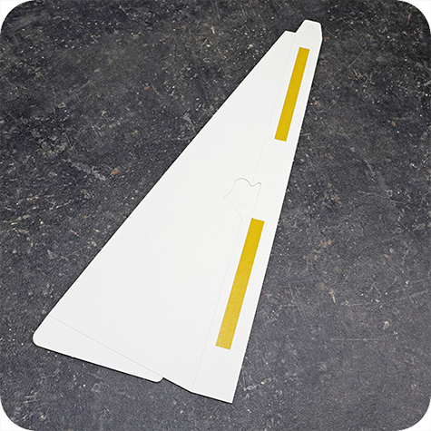 legatoria Piedinoposteriorereggicartello A2 (210 x 570 mm) BIANCO, in cartone spesso 2mm, con strip autoadesivo. Per realizzare cartelli da banco e da vetrina.