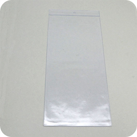 legatoria Busta U. foro. 116x265mm TRASPARENTE, con lato sporgente e con foro da 5mm per lappensione, in PCV morbido da 180 micron, aperta sul lato corto. Formato esterno 125x275mm. Senza patella di chiusura.