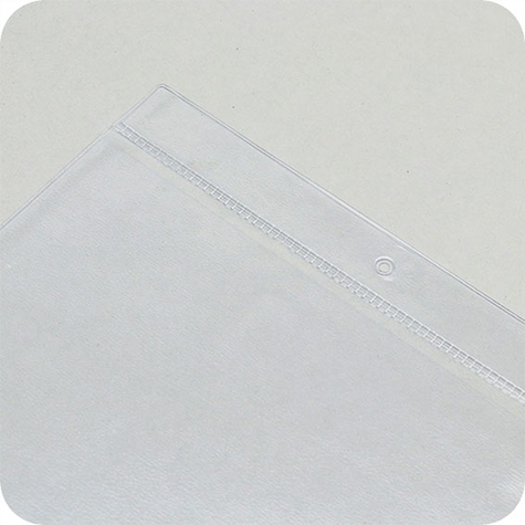 legatoria Busta U. foro. 150x150mm TRASPARENTE, con lato sporgente e con foro da 5mm per l�appensione, in PCV morbido da 100  micron, aperta sul lato corto. Formato esterno 160x160mm. Senza patella di chiusura.